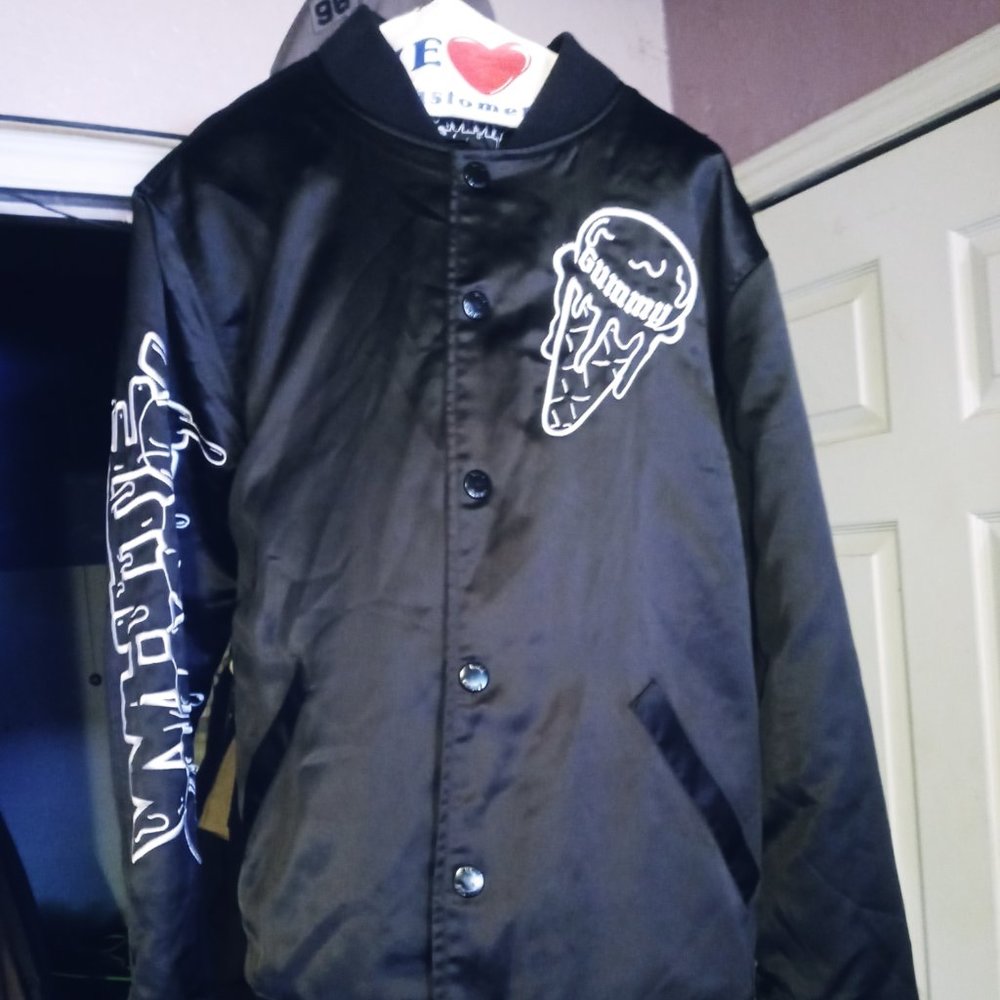 White gummy jacket